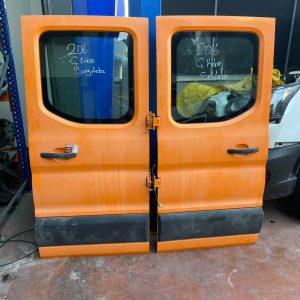 Ford transit çift kabin çıkma arka kapı